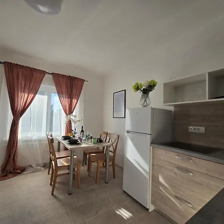 Apartment Barje Ii, Bright&Sunny, Private Parking Ljubljana Exterior photo
